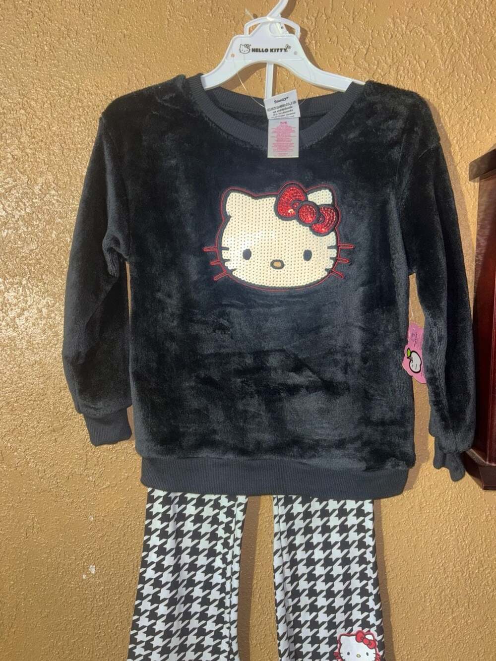 Sanrio Hello Kitty Girls Black Faux Fur Pullover and  Pants Set